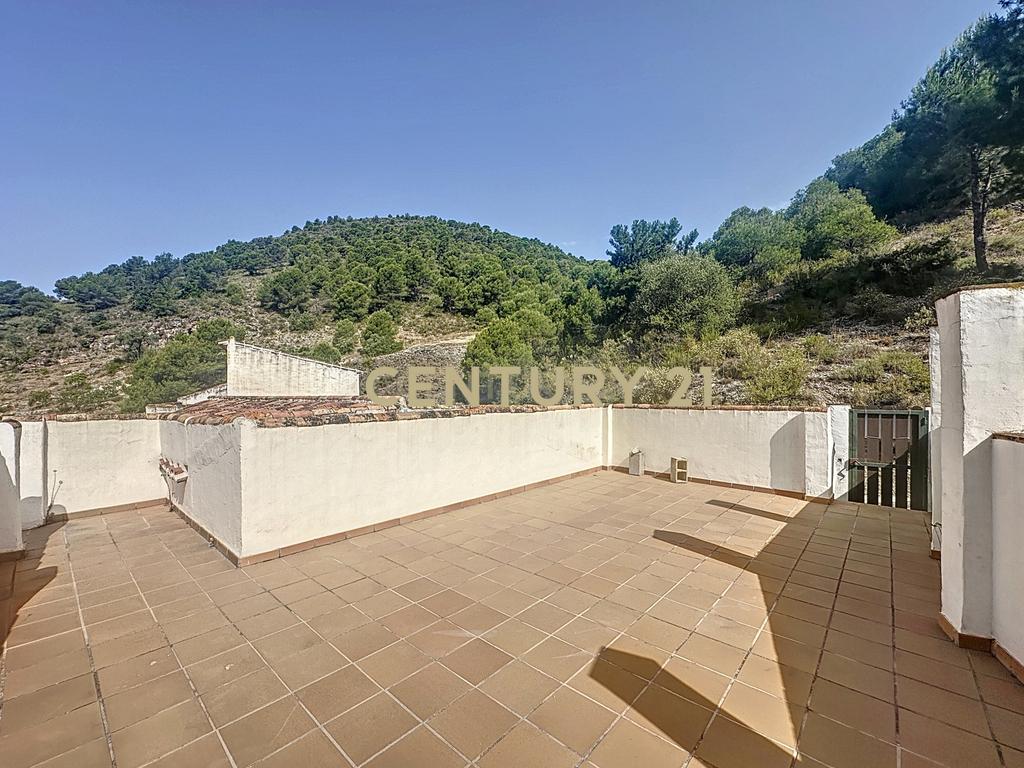 Grande casa de 9 quartos com piscina em El Acebuchal, ideal para um B&B ou retiro rural - Image 1