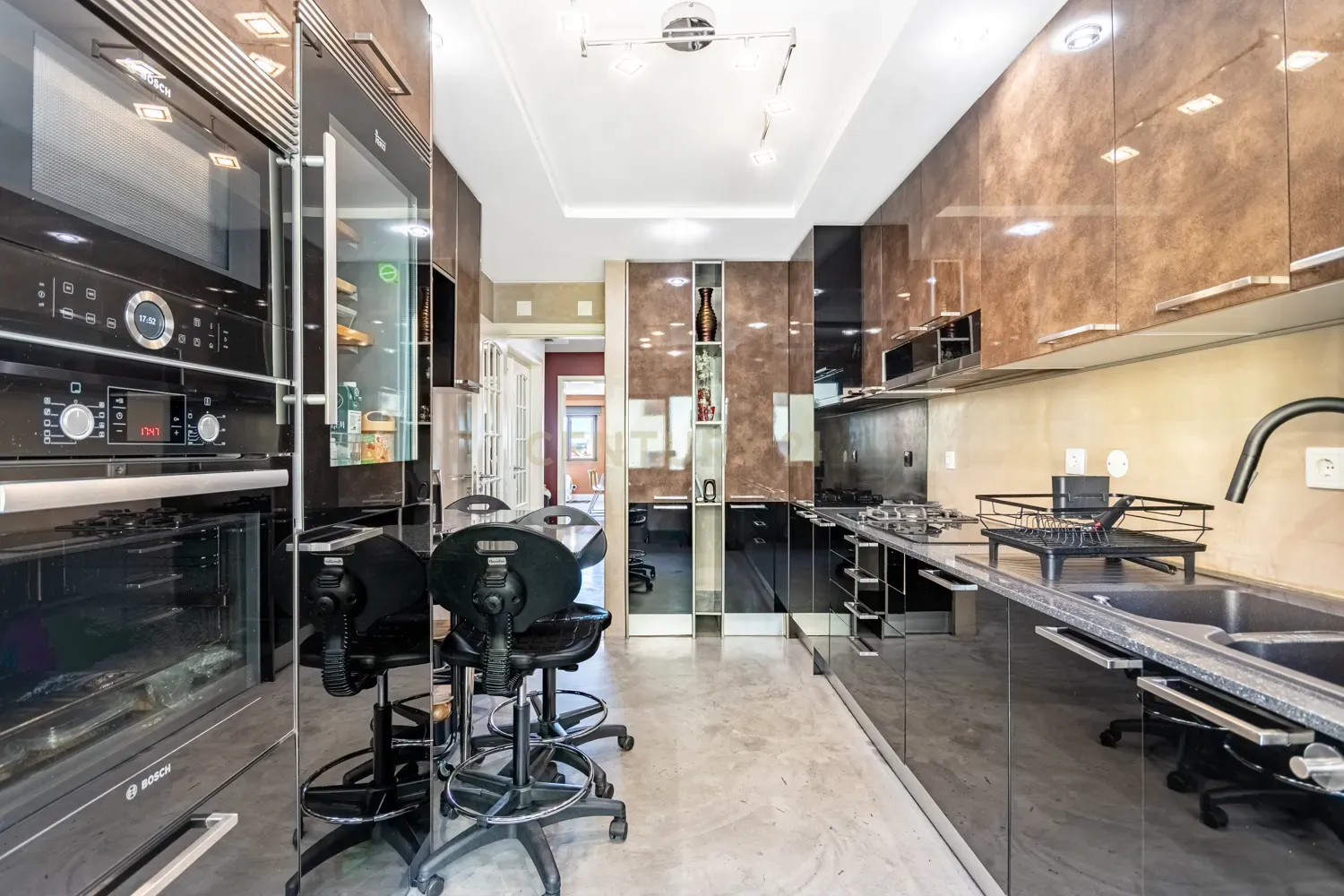 Fotografia 8 de Apartamento T3 convertido em T2 com Closet e Parqueamento na Quinta Nova – Odivelas