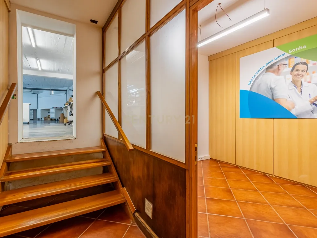Loja em Alfragide, central, 367 m2 - Image 17