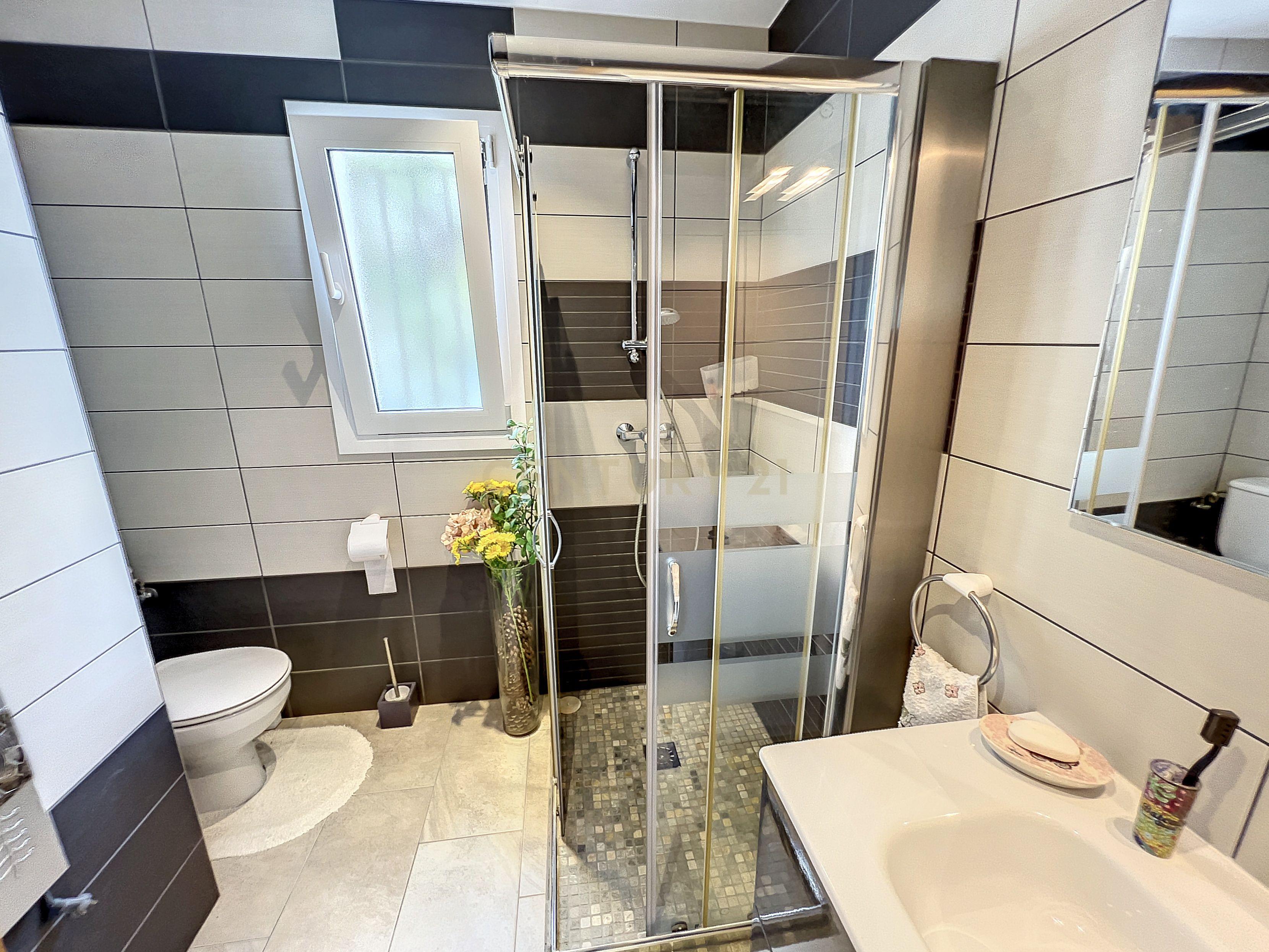 MORADIA T3 EM ROSAS, RENOVADA, OÁSIS DE TRANQUILIDADE - Image 7