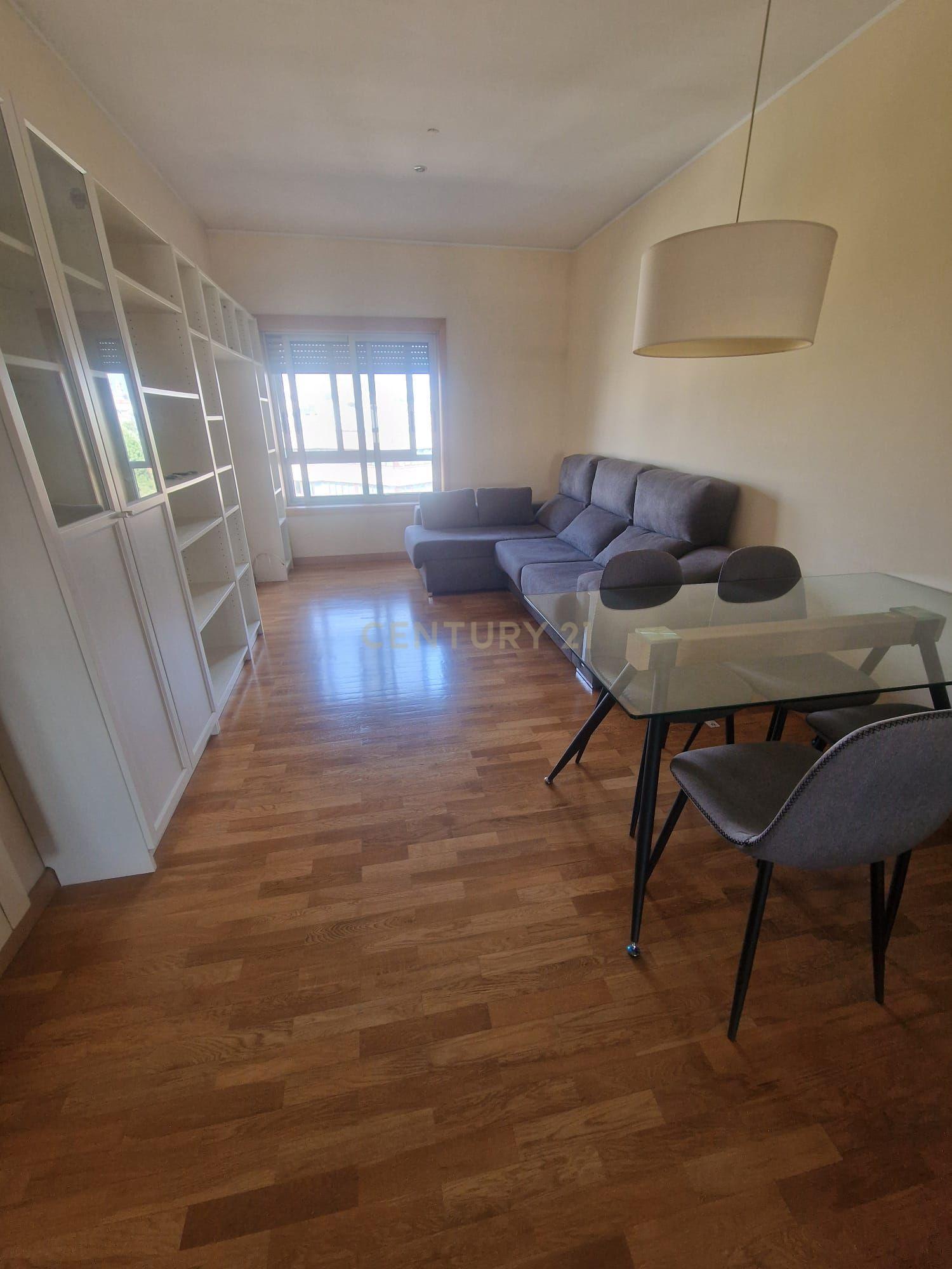 Fotografia 12 de Apartamento T1 Parque Itália-R. Júlio Dinis-Porto-Tot. equipado