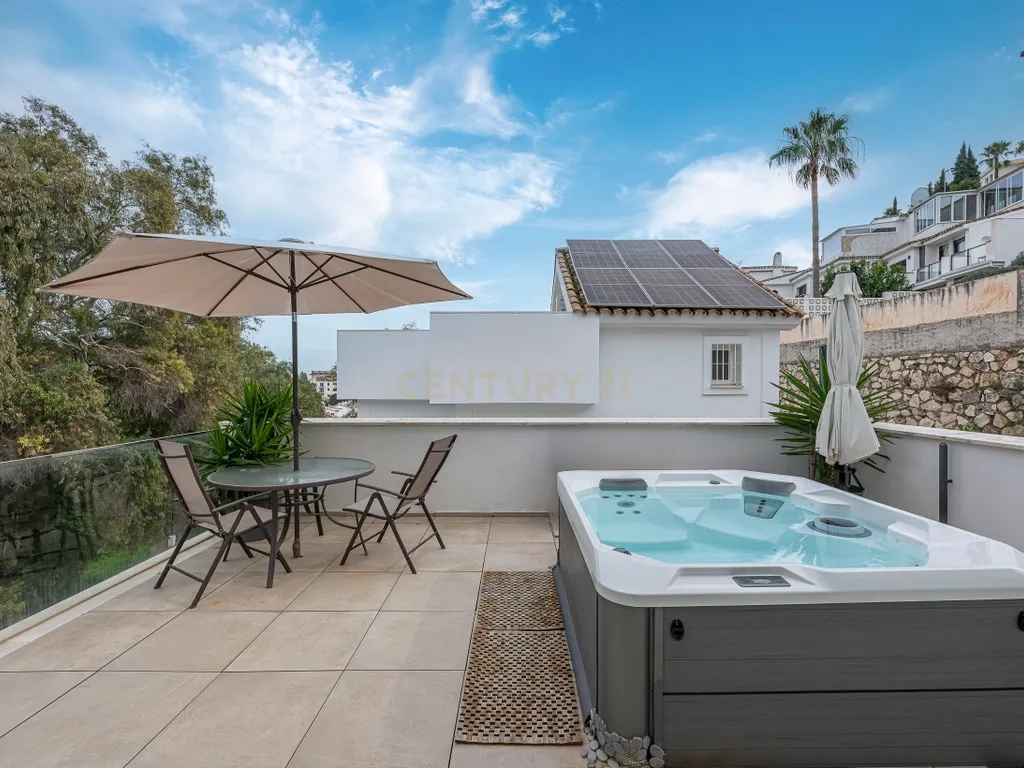 Moradia de Luxo a 500 Metros da Praia - Image 26