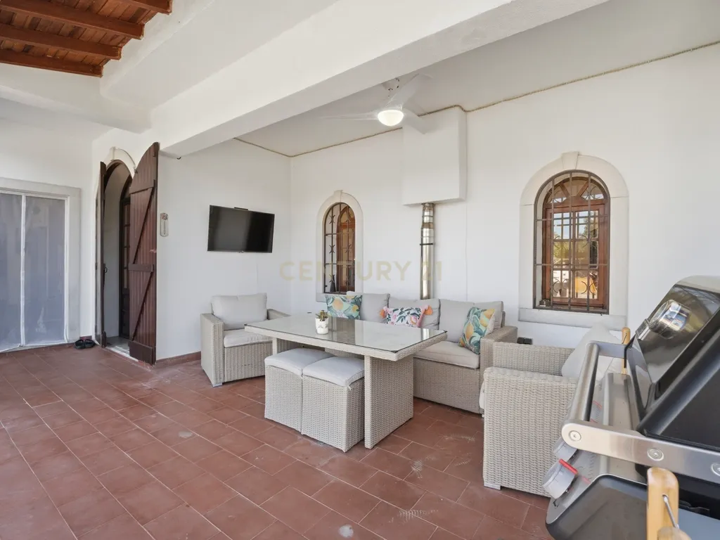 Quinta de Charme em Palmela – Renovada, Espaçosa e Pronta a Viver - Image 38