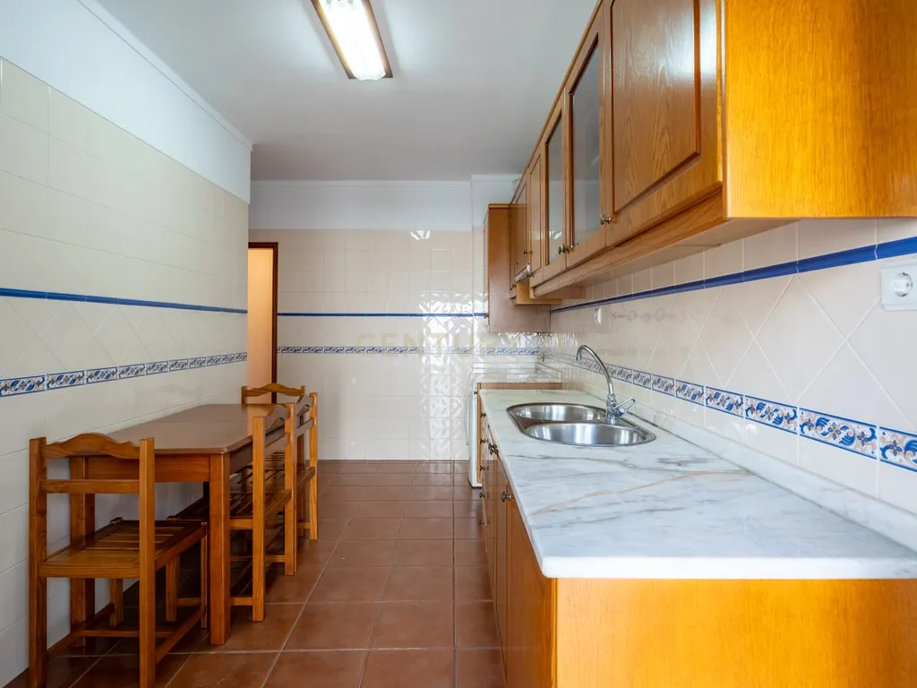 Moderno T1 em Lousã, quase novo e pronto a habitar - Image 15