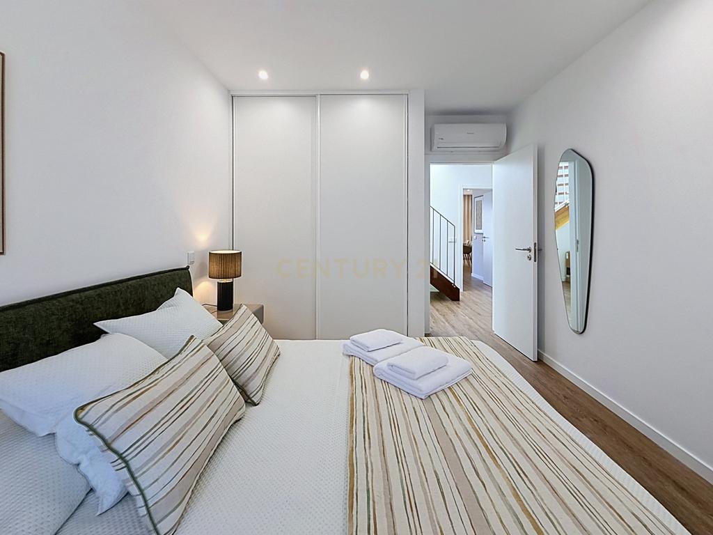 Apartamento Novo com Terraço e Piscina Privativa em Nazaré - Image 27