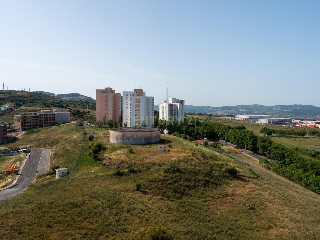 🏚️ ÓTIMO APARTAMENTO T3 - Santo António dos Cavaleiros - Image 27