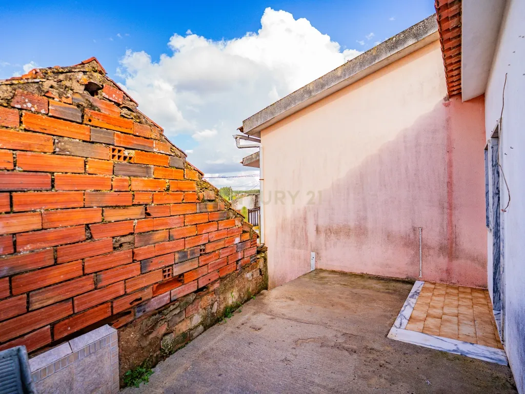 Oportunidade | Moradia T3 com Potencial e Espaços Generosos – Dagorda, Vermelha (Cadaval) - Image 42