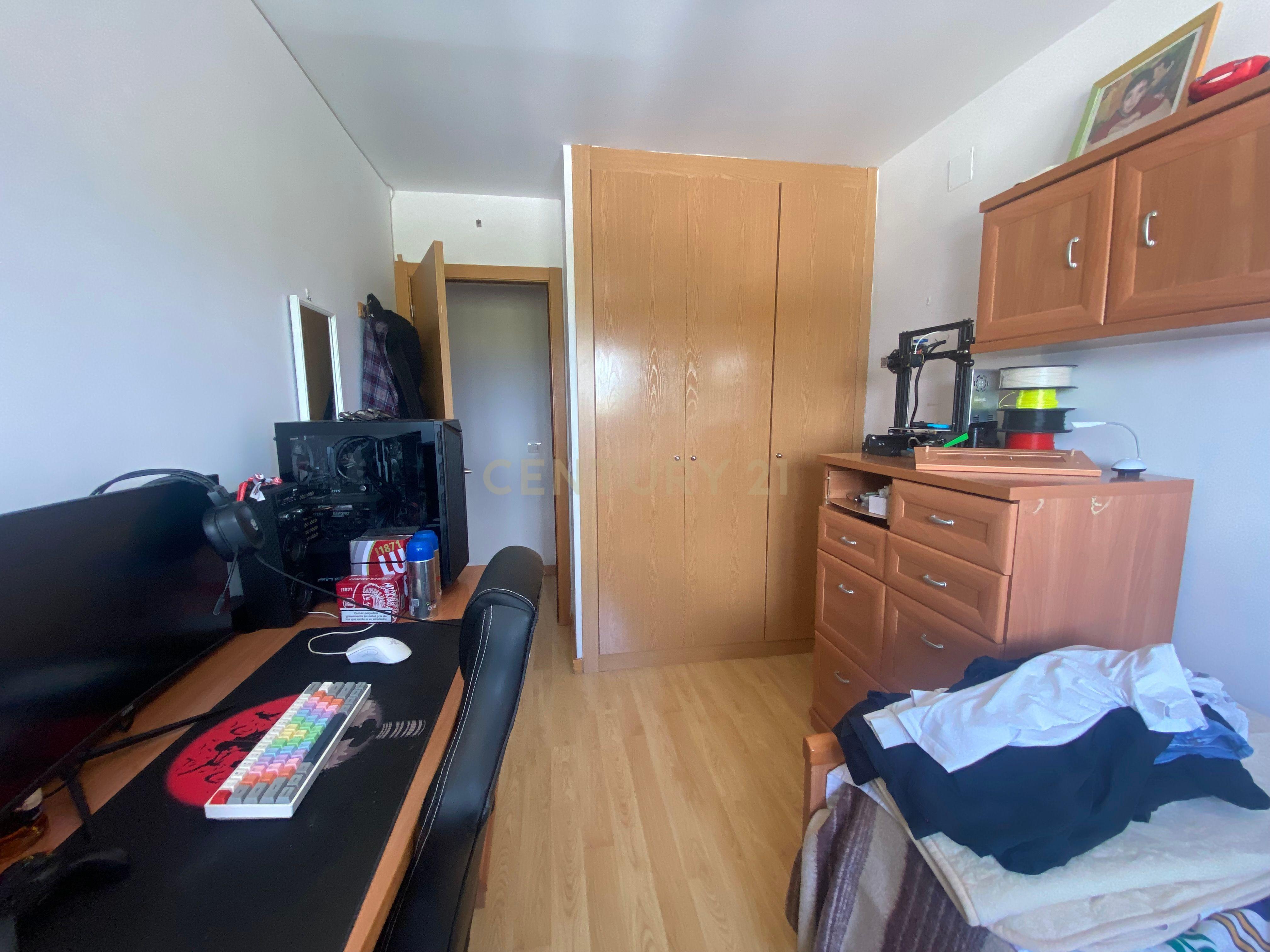 Luxuoso Apartamento com Vista Panorâmica em Madrid - Image 17