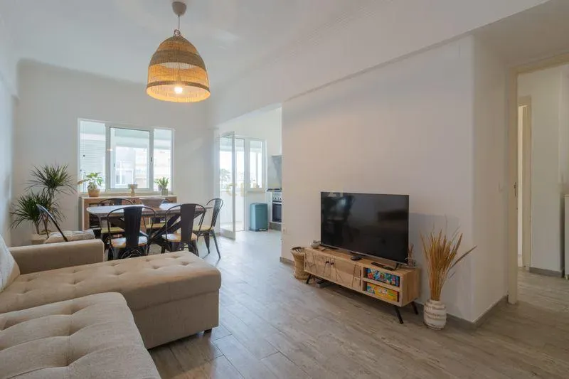 Apartamento T4 à venda em Laranjeiro e Feijó, €365.000