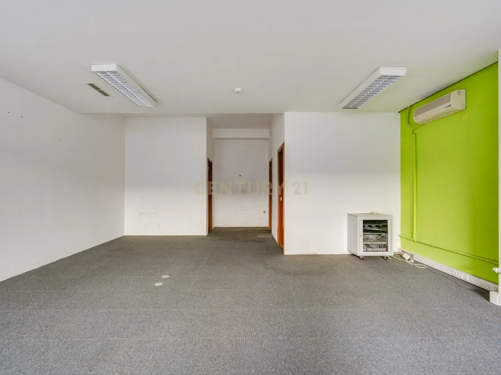 ESPAÇO COMERCIAL 142 M² + 5 ESTACIONAMENTOS | 2 PISOS | EXCELENTE OPORTUNIDADE - Image 7