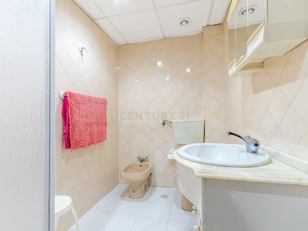 Apartamento T0+2 perto da praia na Ericeira! - Image 10
