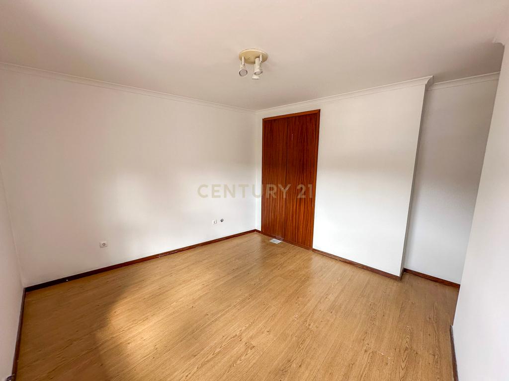 T2 ultimo piso junto ao centro- paredes - Image 18