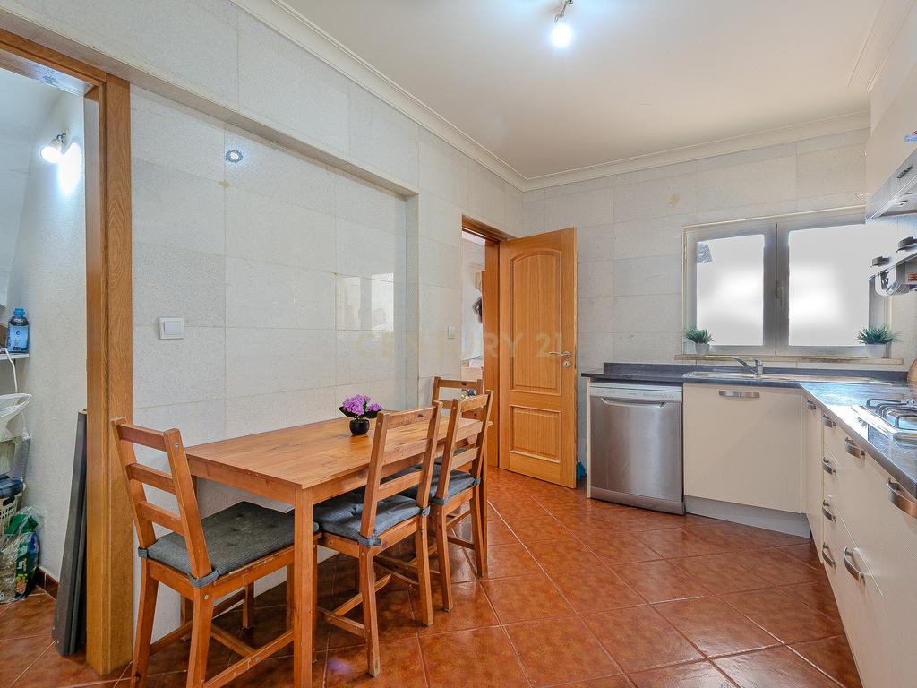 Moradia T2 com Garagem e Logradouro - Ferreiras, Albufeira - Image 14