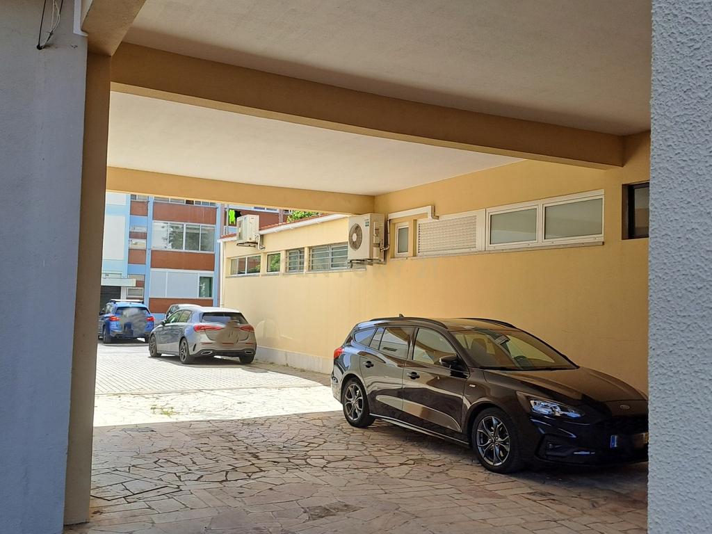 Apartamento T4 na Rua Gil Vicente - Parede - Image 35