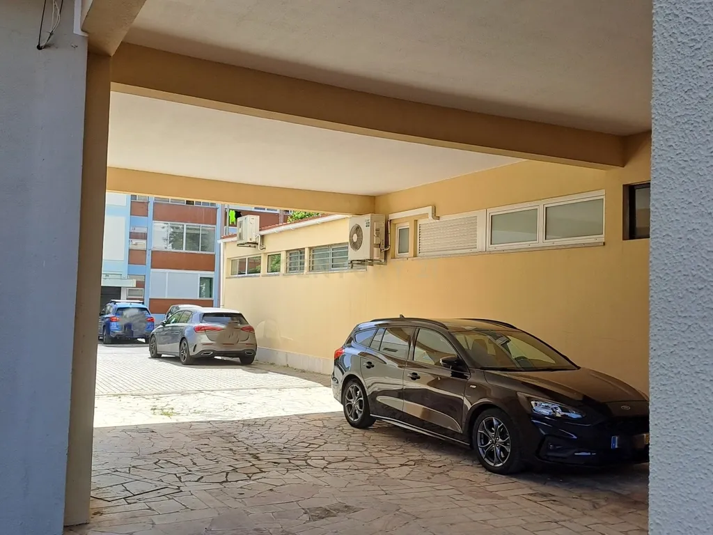 Apartamento T4 na Rua Gil Vicente - Parede - Image 35