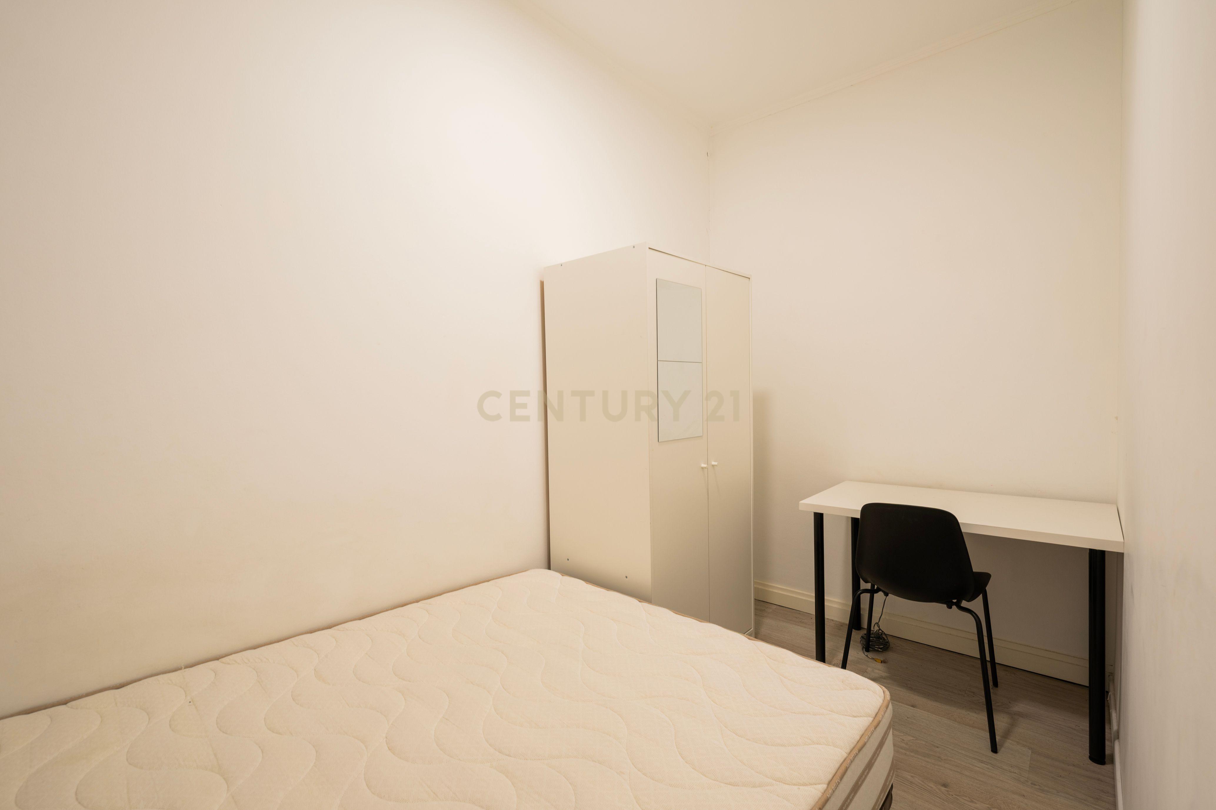 Fotografia 7 de T4 em Arroios - ótimo investimento