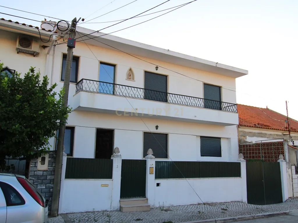 Espetacular Moradia T5 no Casal Do Marco com Garagem - Image 26
