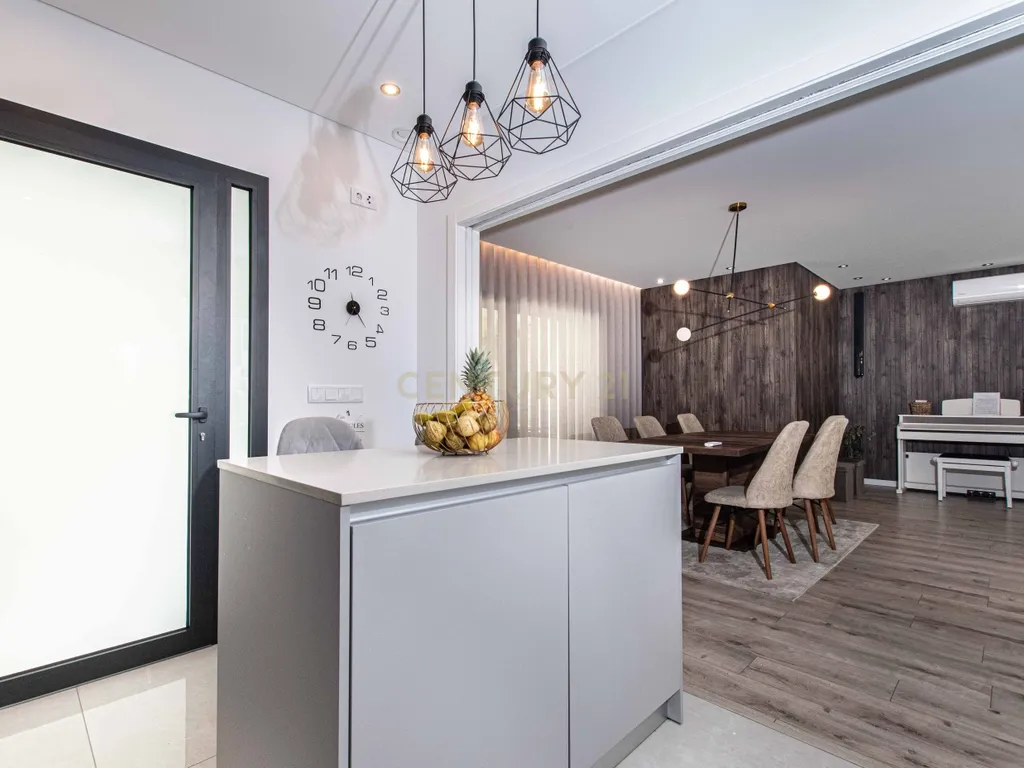 Moradia T4 semi-nova com Piscina, Garagem + Parcela de Terreno Rústico e Vista Serra | Salgueiro, Pombal - Image 38