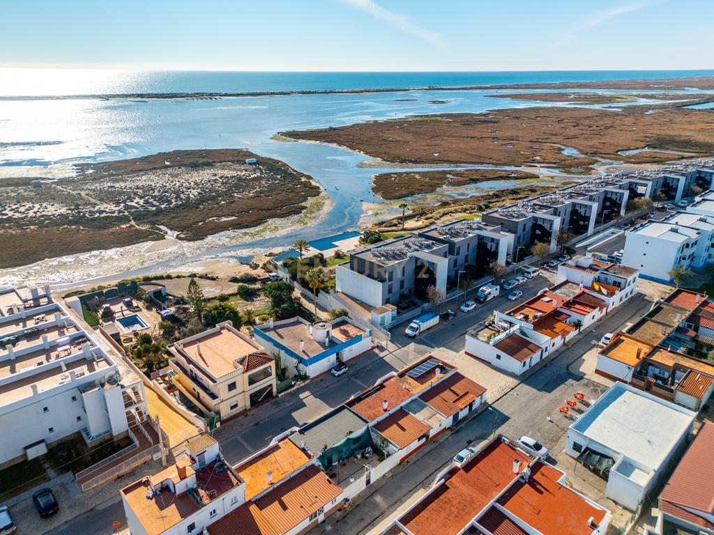 Terreno Urbano na 1.ª Linha da Ria Formosa com Projecto em Aprovação – Fuseta - Image 15