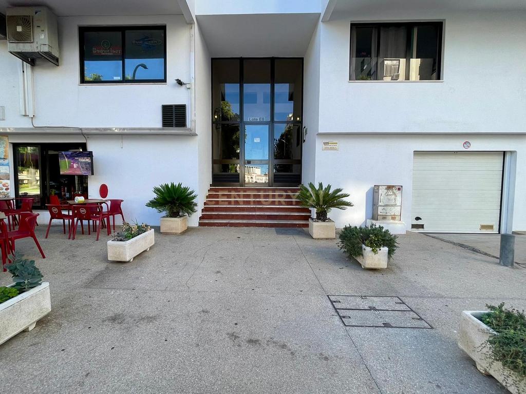 Exclusivo Apartamento T2 - Quarteira - Lugar de Garagem - Varandas - Praias - Marina Vilamoura - Image 2