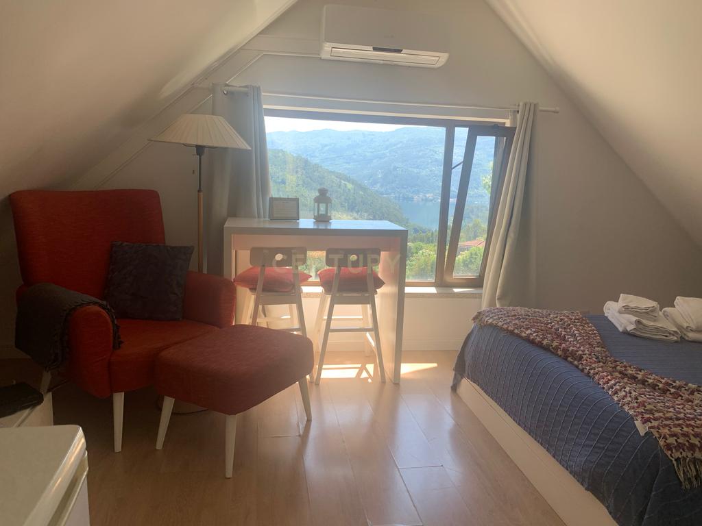 Magnífica Propriedade com 3 Apartamentos no Gerês ,Vista Rio  - Image 38