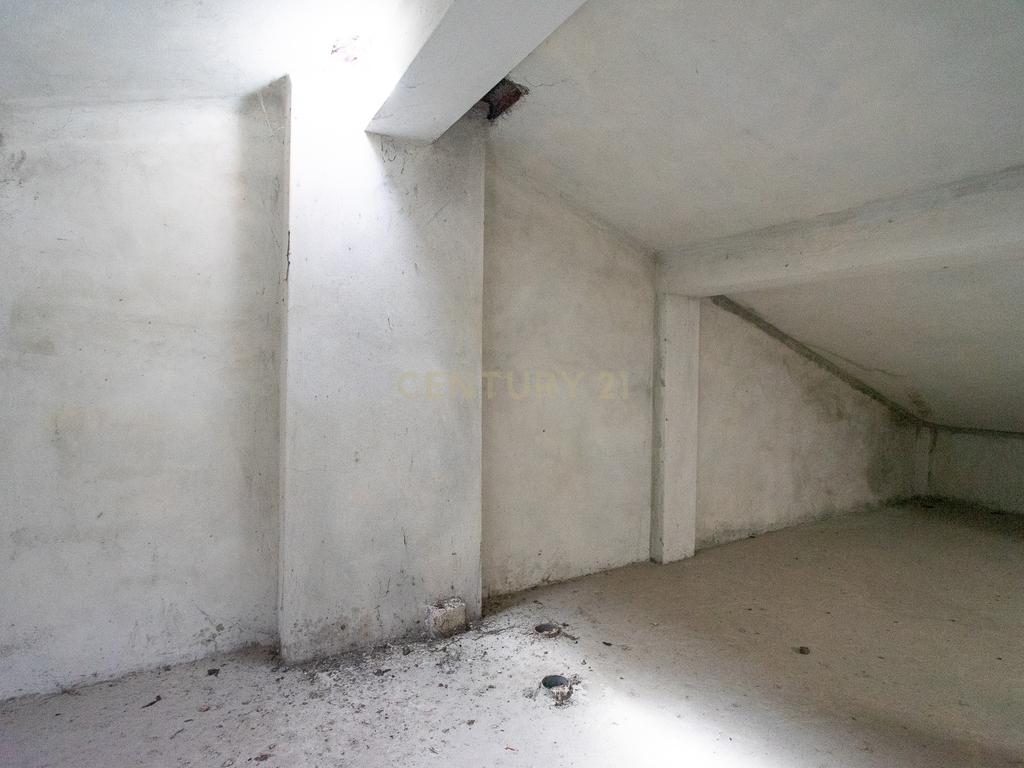 Apartamento T3 Duplex + Garagem em Coimbra - Image 44