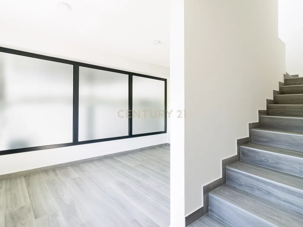 Propriedade Totalmente Renovada com Armazém/Garagem de Grande Dimensão e Piscina em Monte Real - Image 35