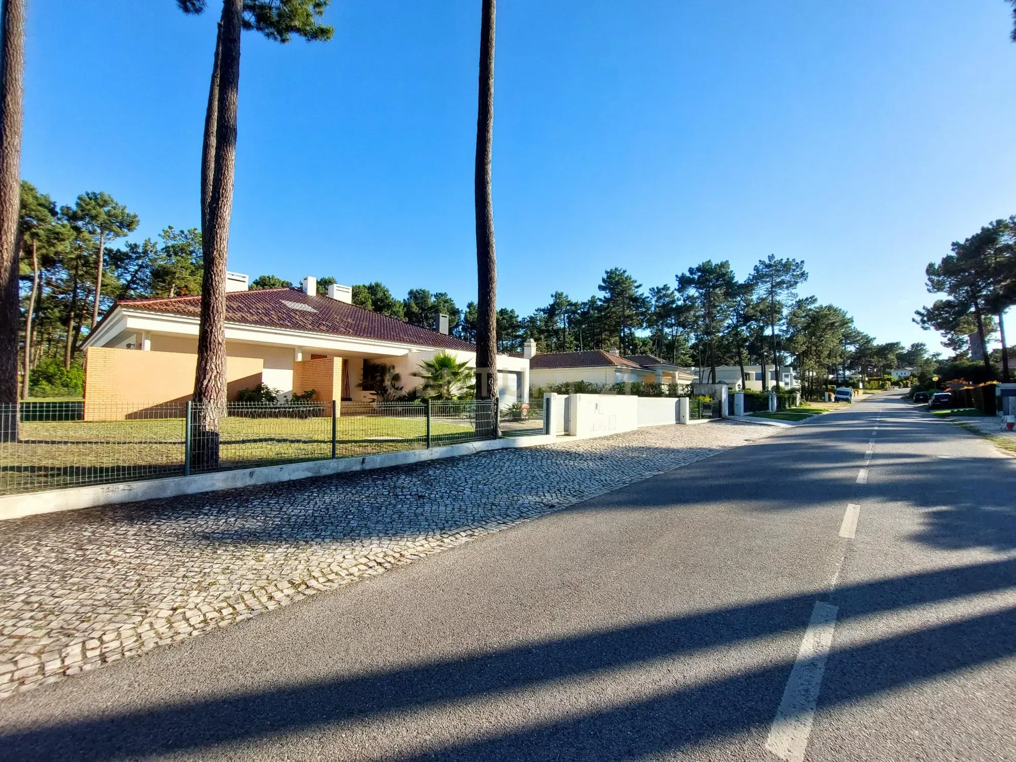 Moradia T4 | Grande terreno com 1760m2 | Piscina - Image 39