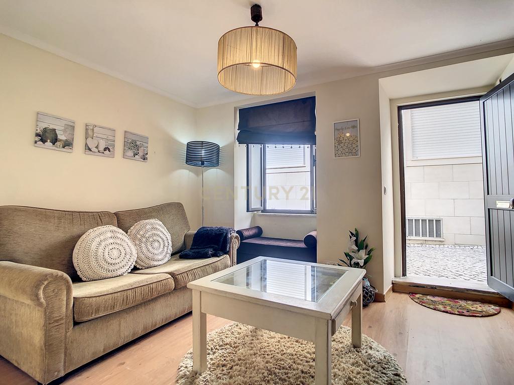 Apartamento T1 - Centro Histórico Nazaré - 50m da Praia - Image 11