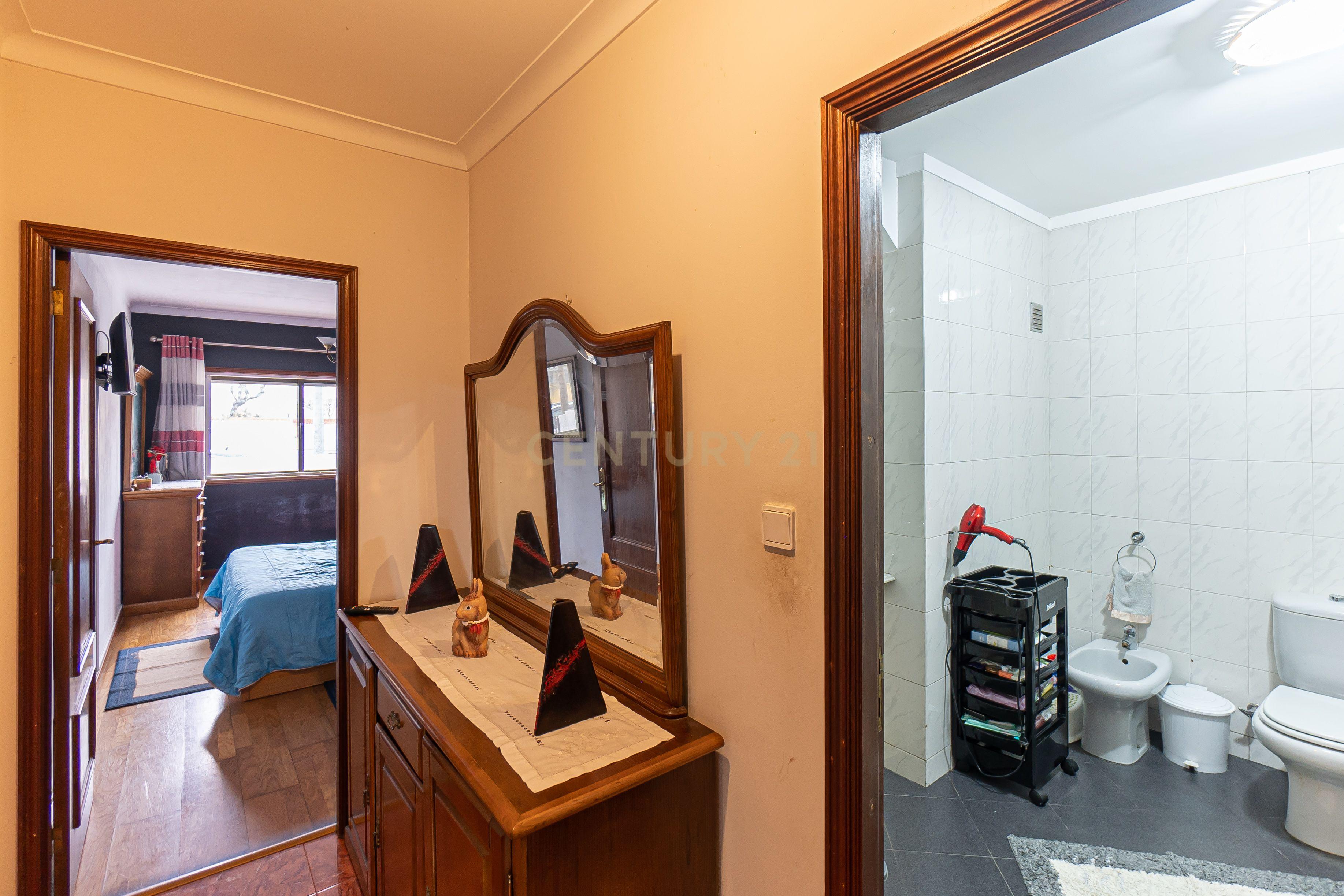Andar Moradia T2 em Vila Nova da Telha – Oportunidade Única! - Image 13