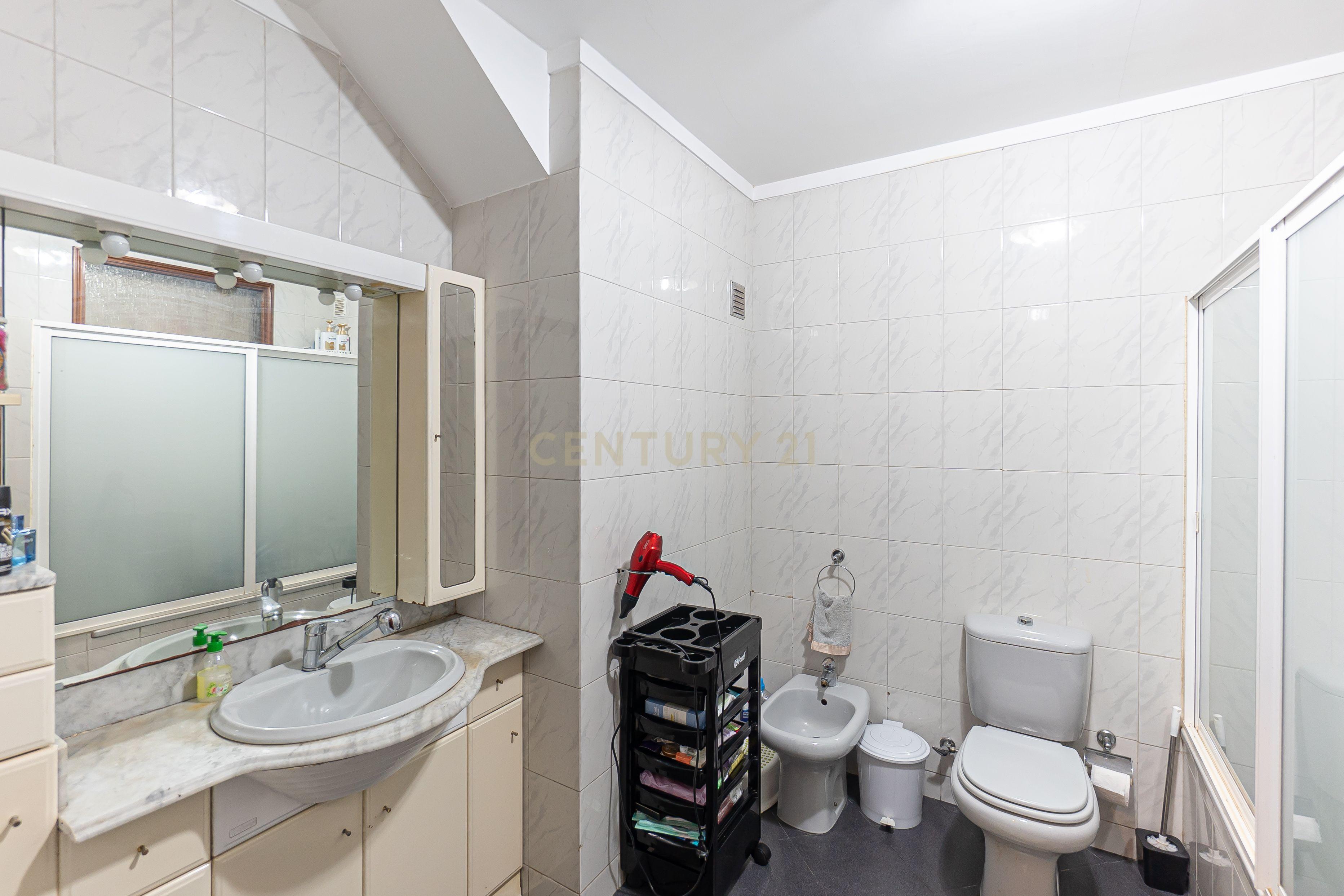 Andar Moradia T2 em Vila Nova da Telha – Oportunidade Única! - Image 2