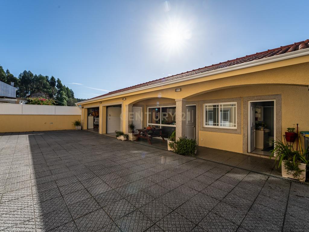 Magnífica moradia com 4 frentes em Vila Nova de Gaia - Image 30