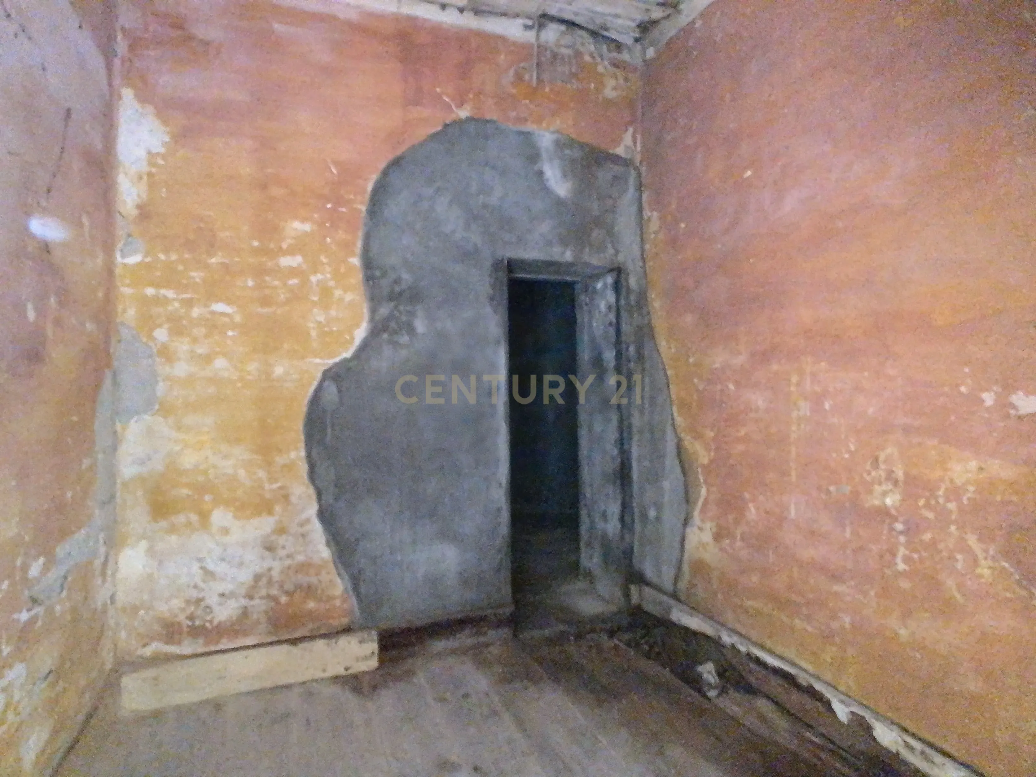 Moradia em Anha para restauro - Image 15