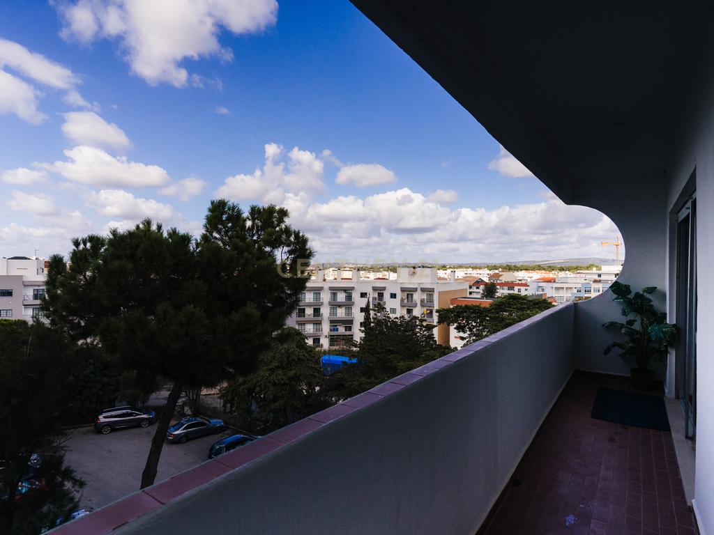 Apartamento T1 Quarteira a 8 minutos da praia - Image 10