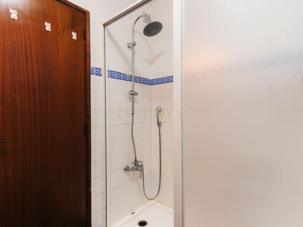 Apartamento T1 Quarteira a 8 minutos da praia - Image 23