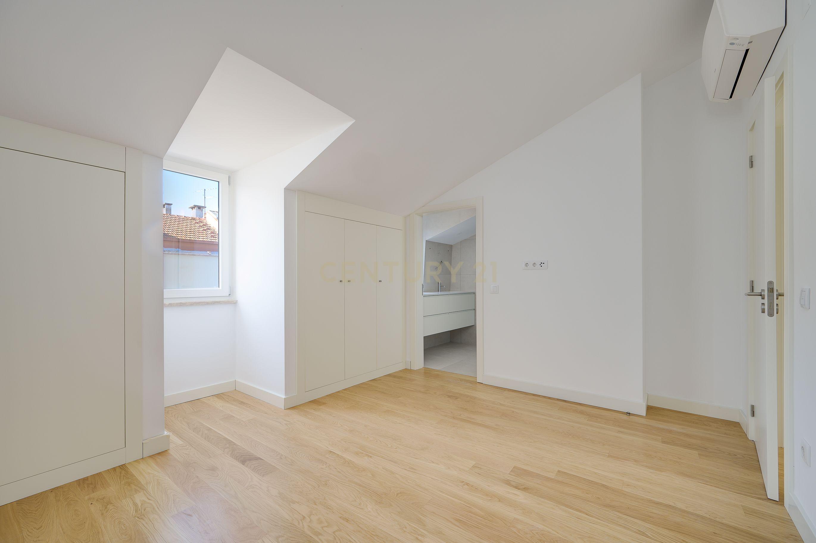 Apartamento novo de qualidade superior, do novo condomínio VENTEIRA 911 - Image 16