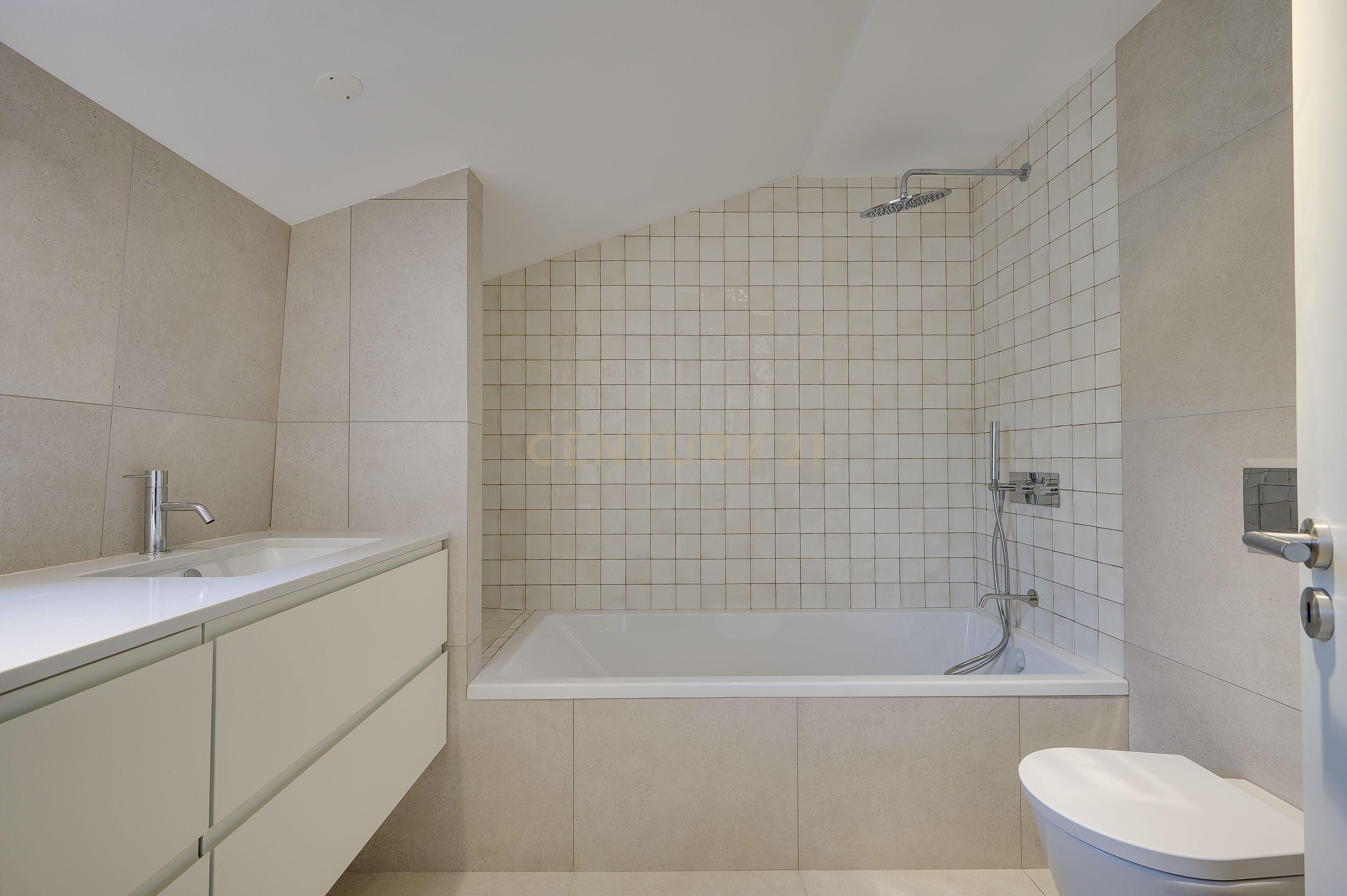 Apartamento novo de qualidade superior, do novo condomínio VENTEIRA 911 - Image 19