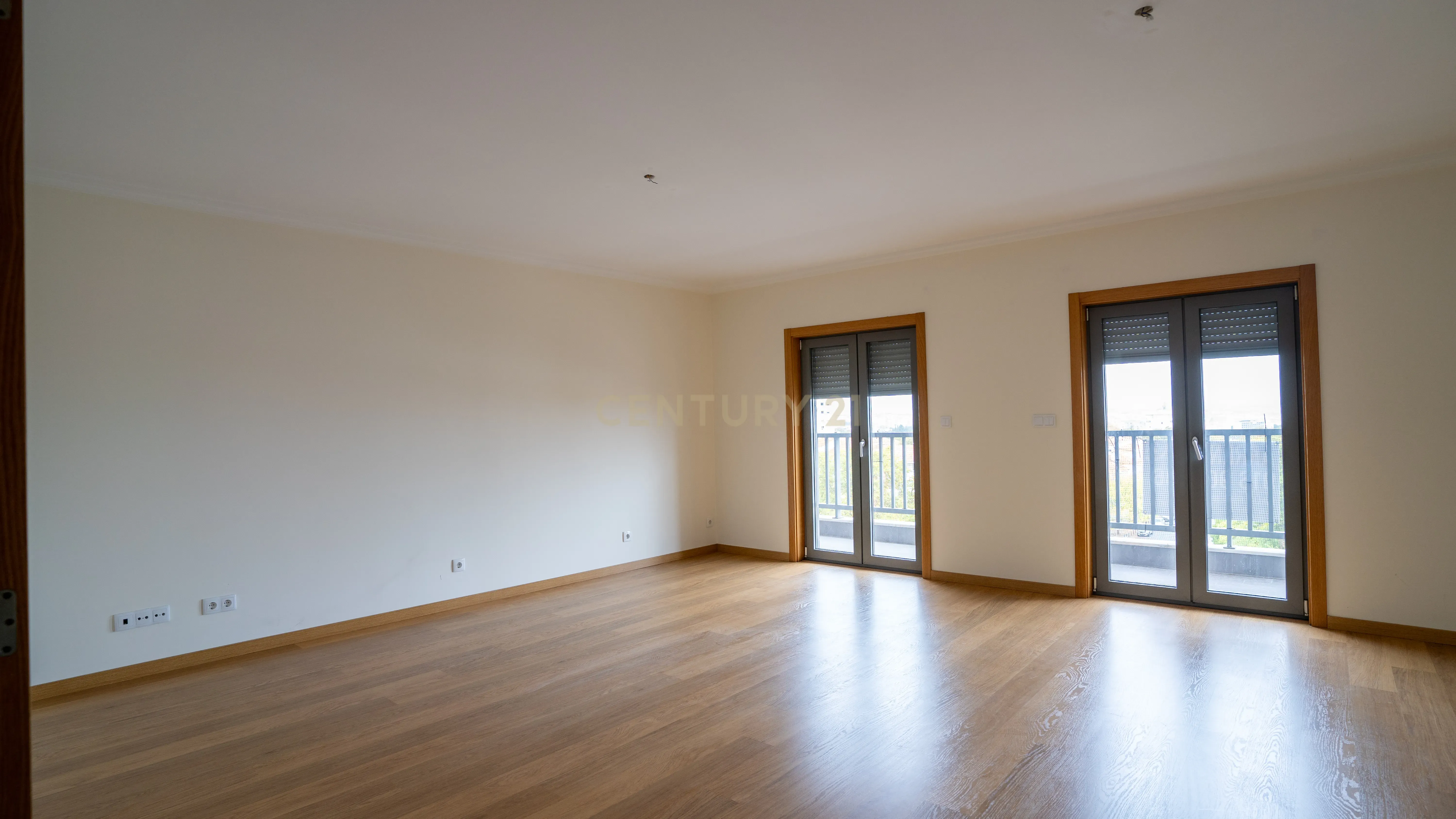 Apartamento T2 Moderno junto ao SPACIO Shopping Olivais - Image 5
