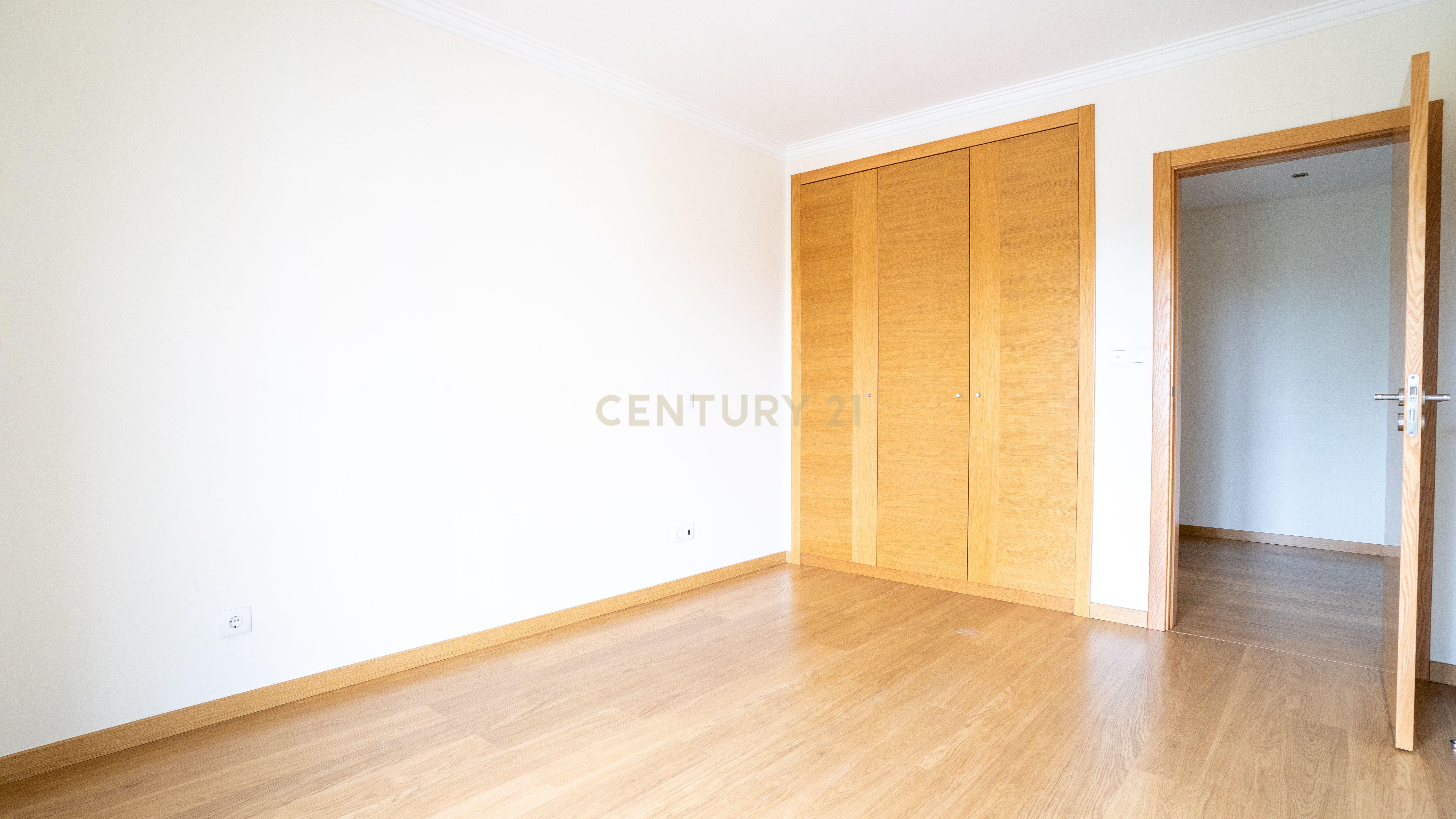 Apartamento T2 Moderno junto ao SPACIO Shopping Olivais - Image 15