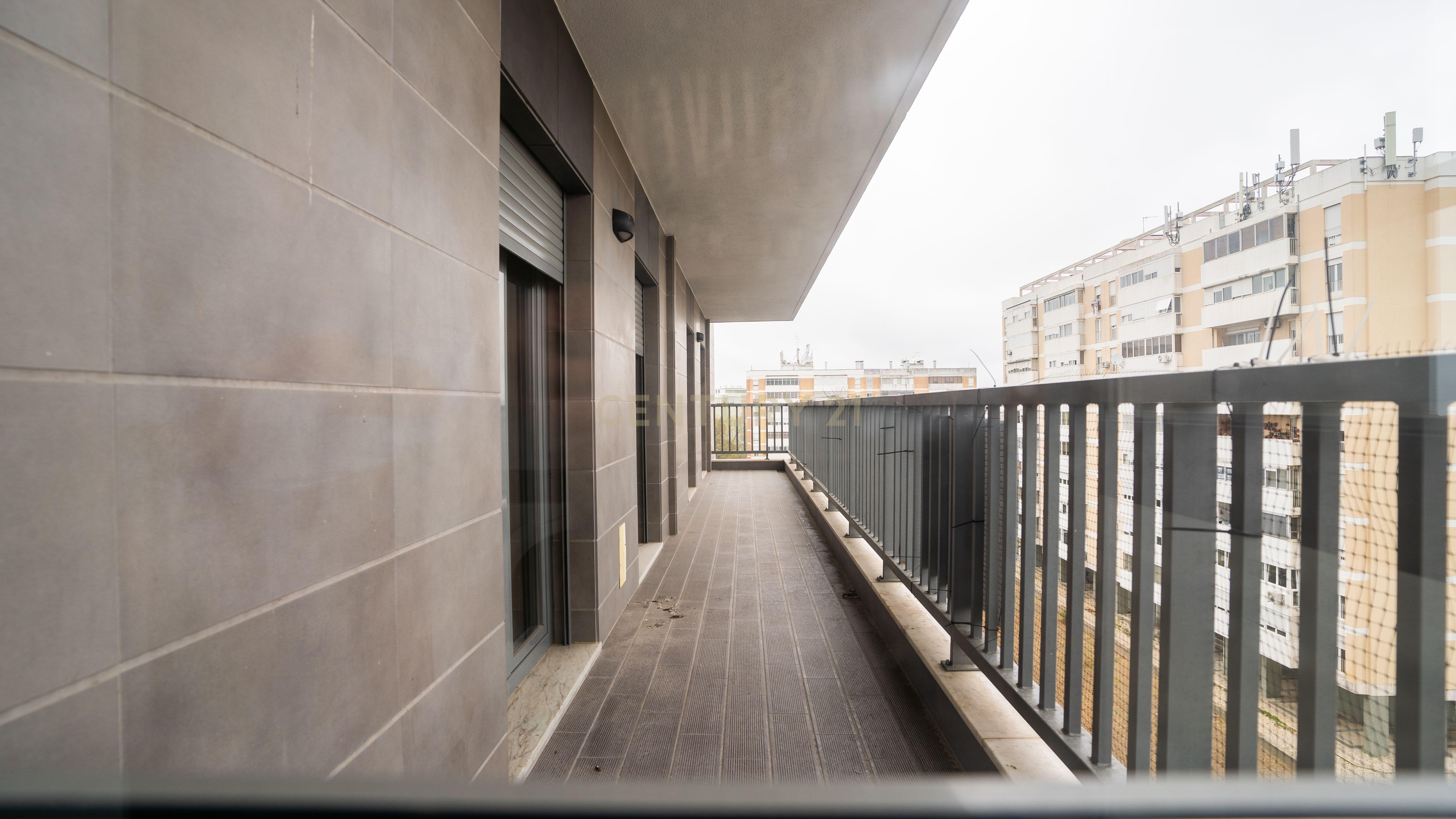 Apartamento T2 Moderno junto ao SPACIO Shopping Olivais - Image 4
