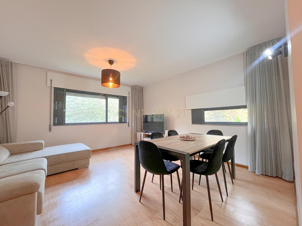 Apartamento com três quartos em Mozelos, Santa Maria da Feira - Image 1
