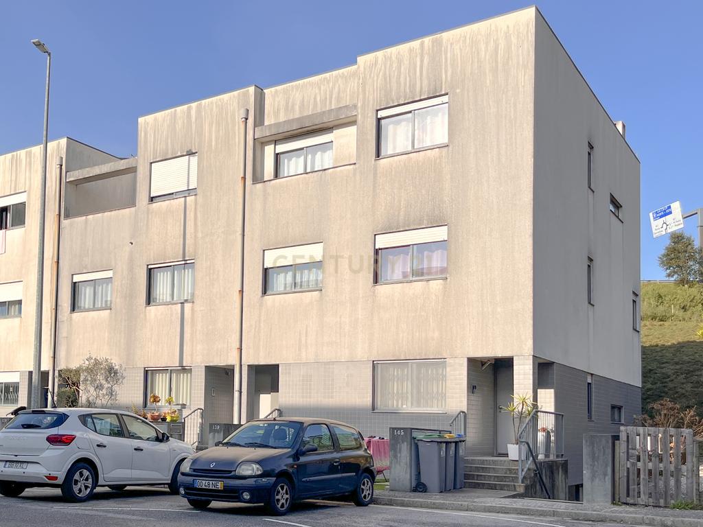 Apartamento com três quartos em Mozelos, Santa Maria da Feira - Image 2