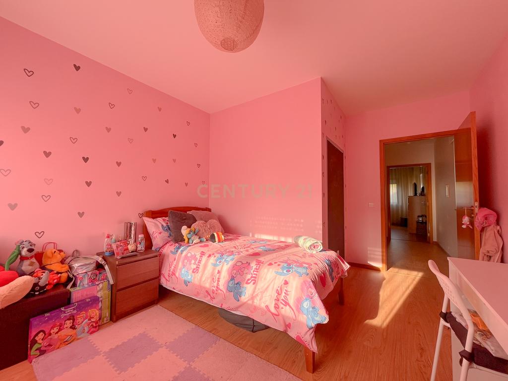 Apartamento com três quartos em Mozelos, Santa Maria da Feira - Image 12