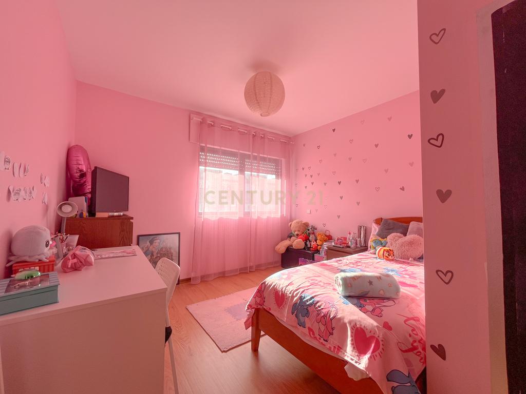 Apartamento com três quartos em Mozelos, Santa Maria da Feira - Image 13