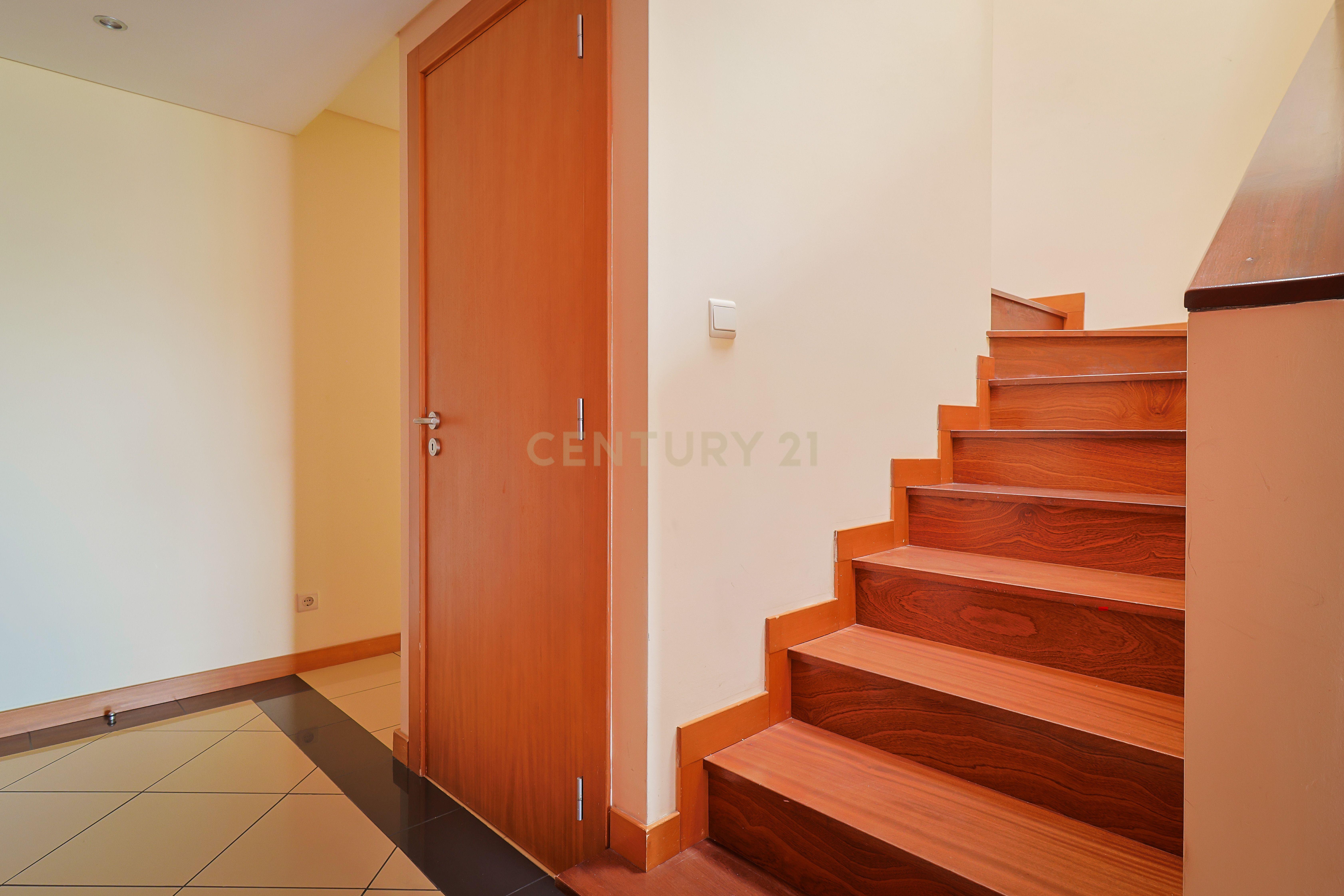 Apartamento T4 duplex, com garagem numa das Avenidas mais prestigiadas de Ponta Delgada, Açores - Image 29