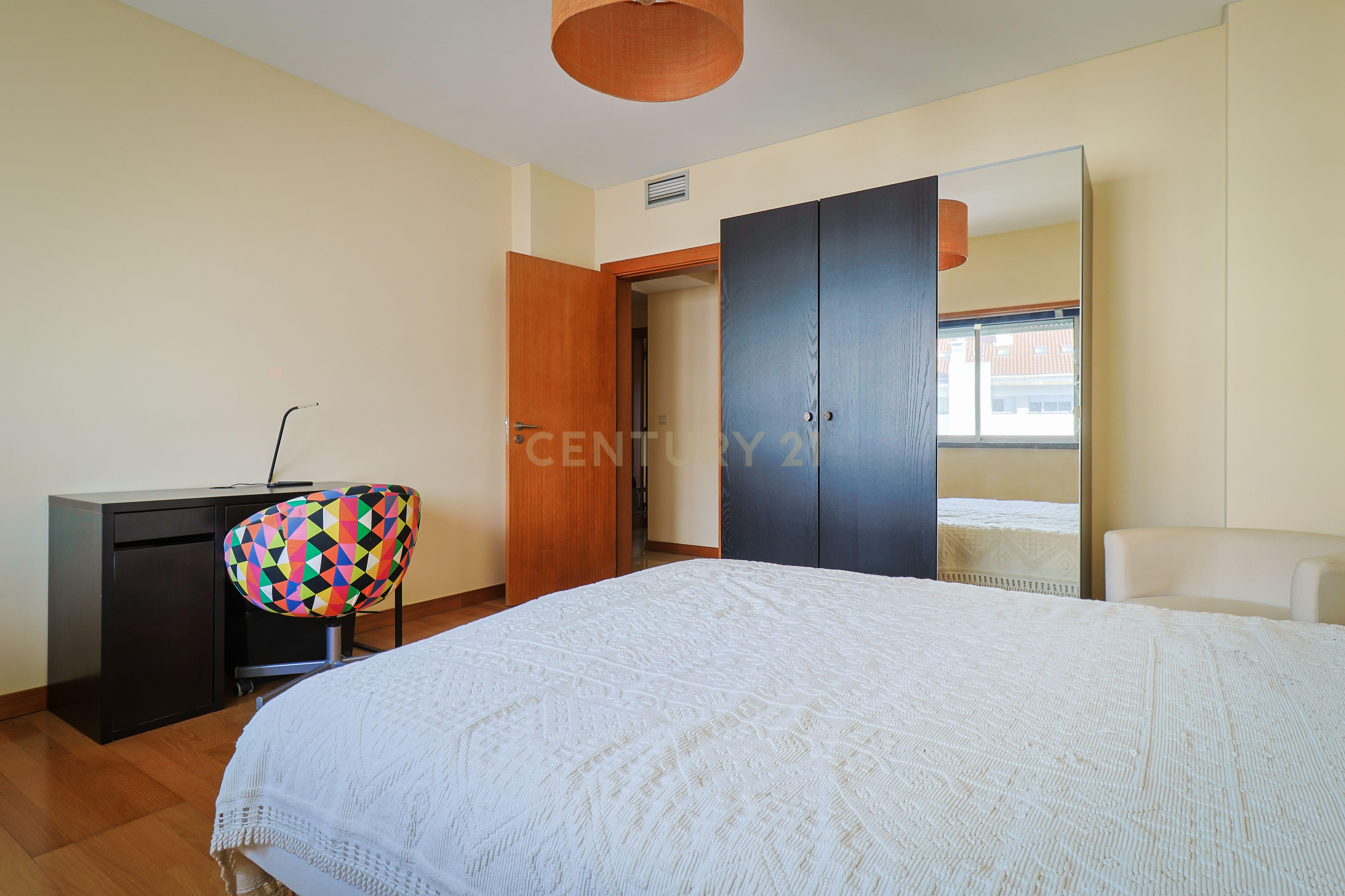 Apartamento T4 duplex, com garagem numa das Avenidas mais prestigiadas de Ponta Delgada, Açores - Image 23