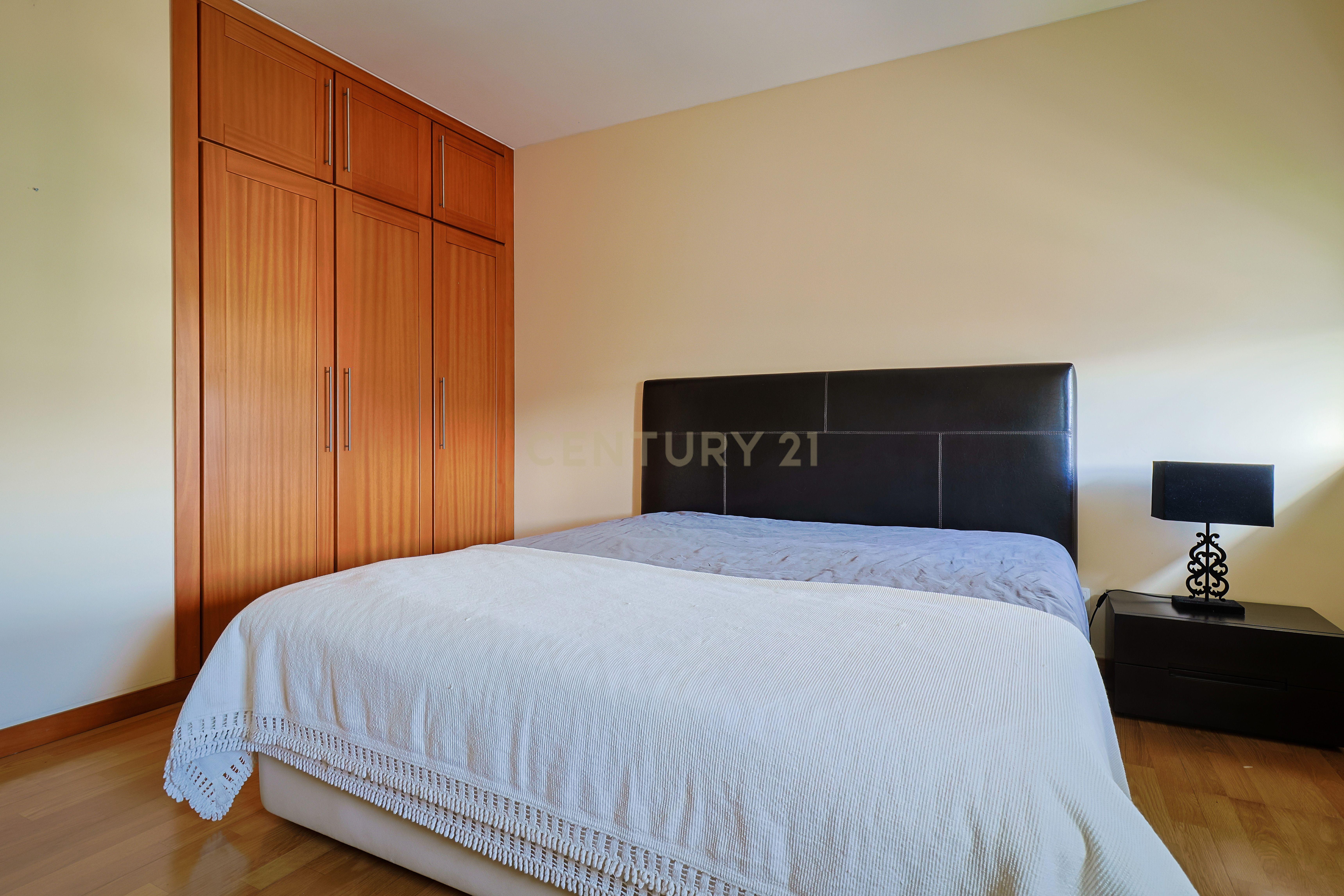 Apartamento T4 duplex, com garagem numa das Avenidas mais prestigiadas de Ponta Delgada, Açores - Image 16