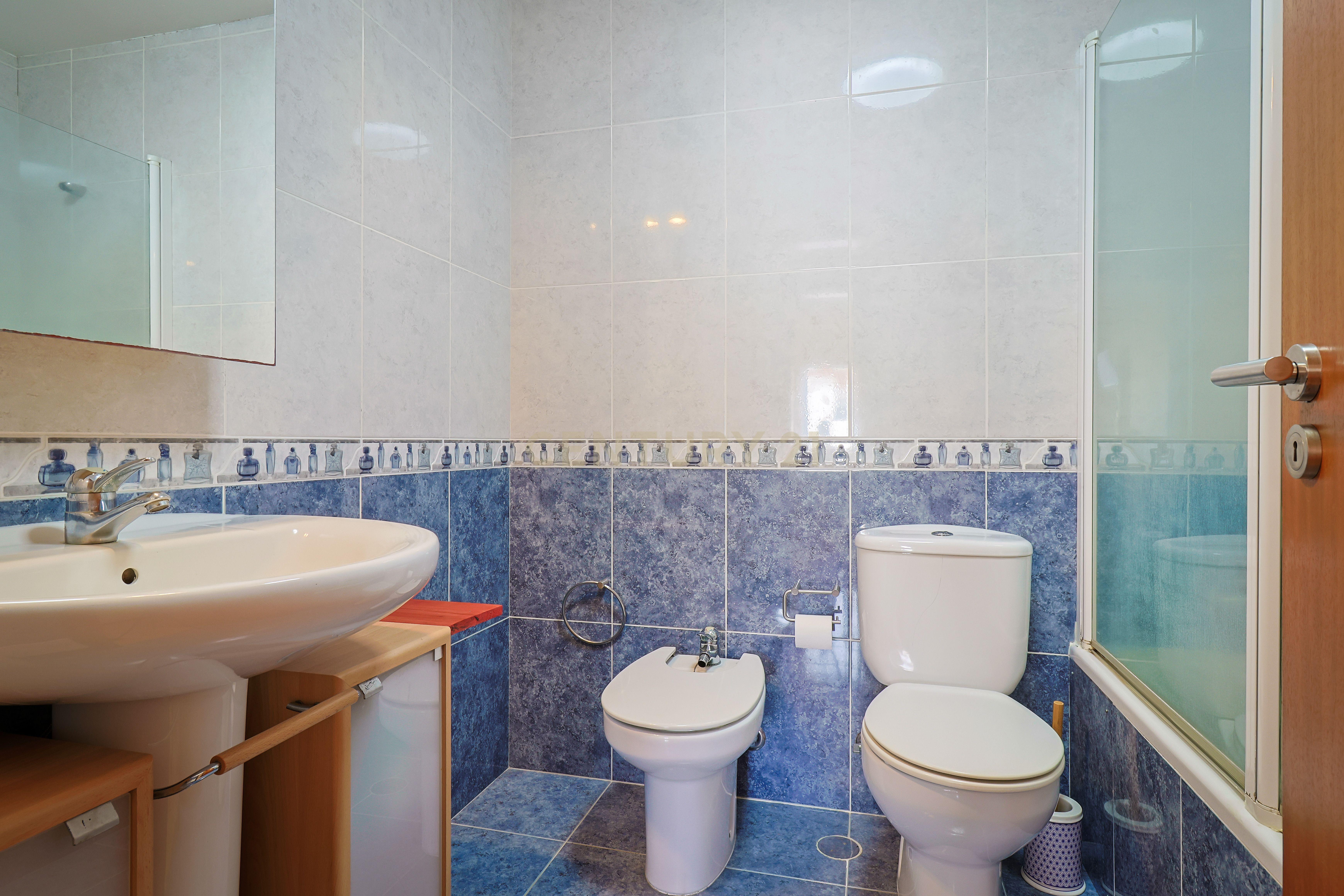 Apartamento T4 duplex, com garagem numa das Avenidas mais prestigiadas de Ponta Delgada, Açores - Image 27