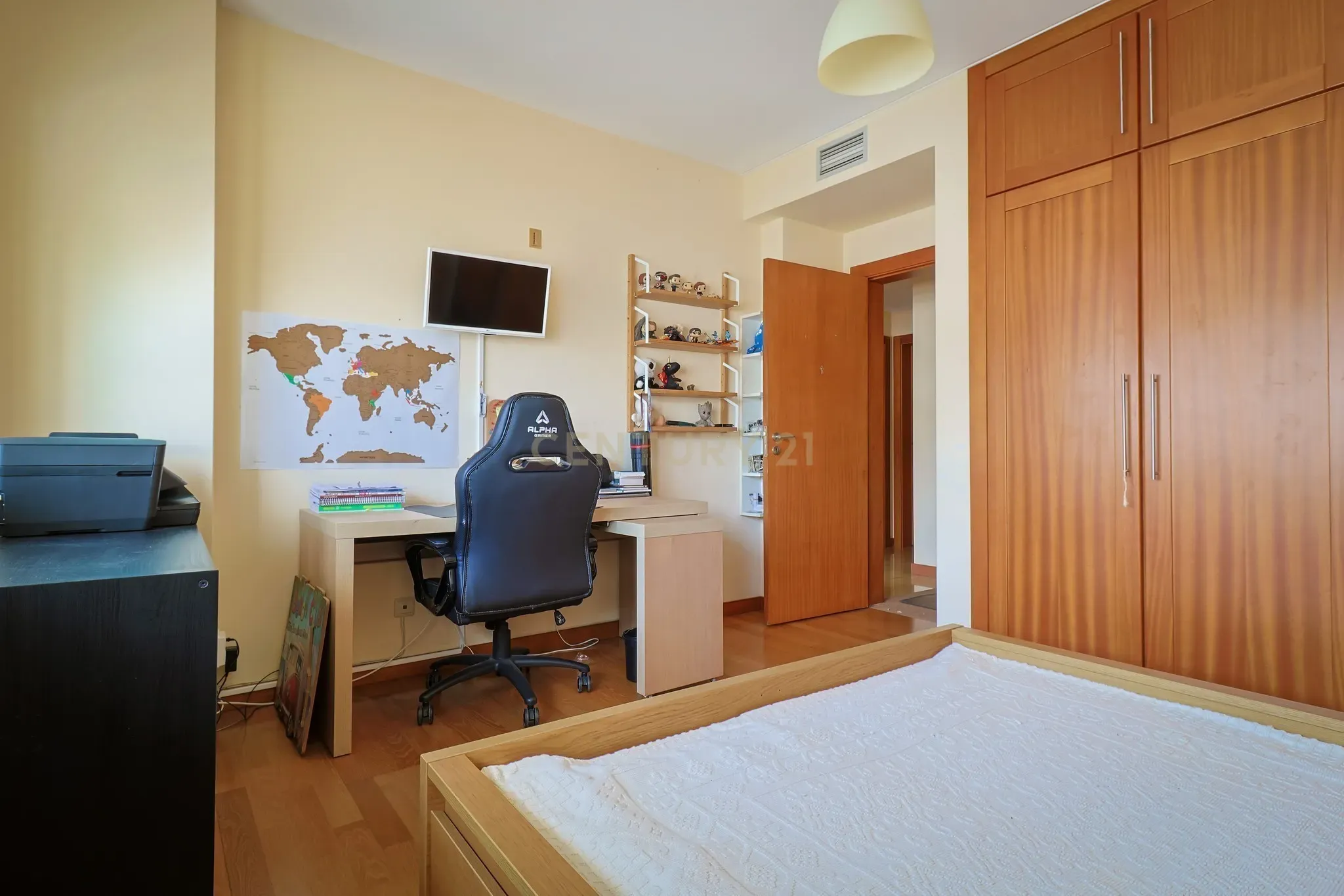 Apartamento T4 duplex, com garagem numa das Avenidas mais prestigiadas de Ponta Delgada, Açores - Image 22