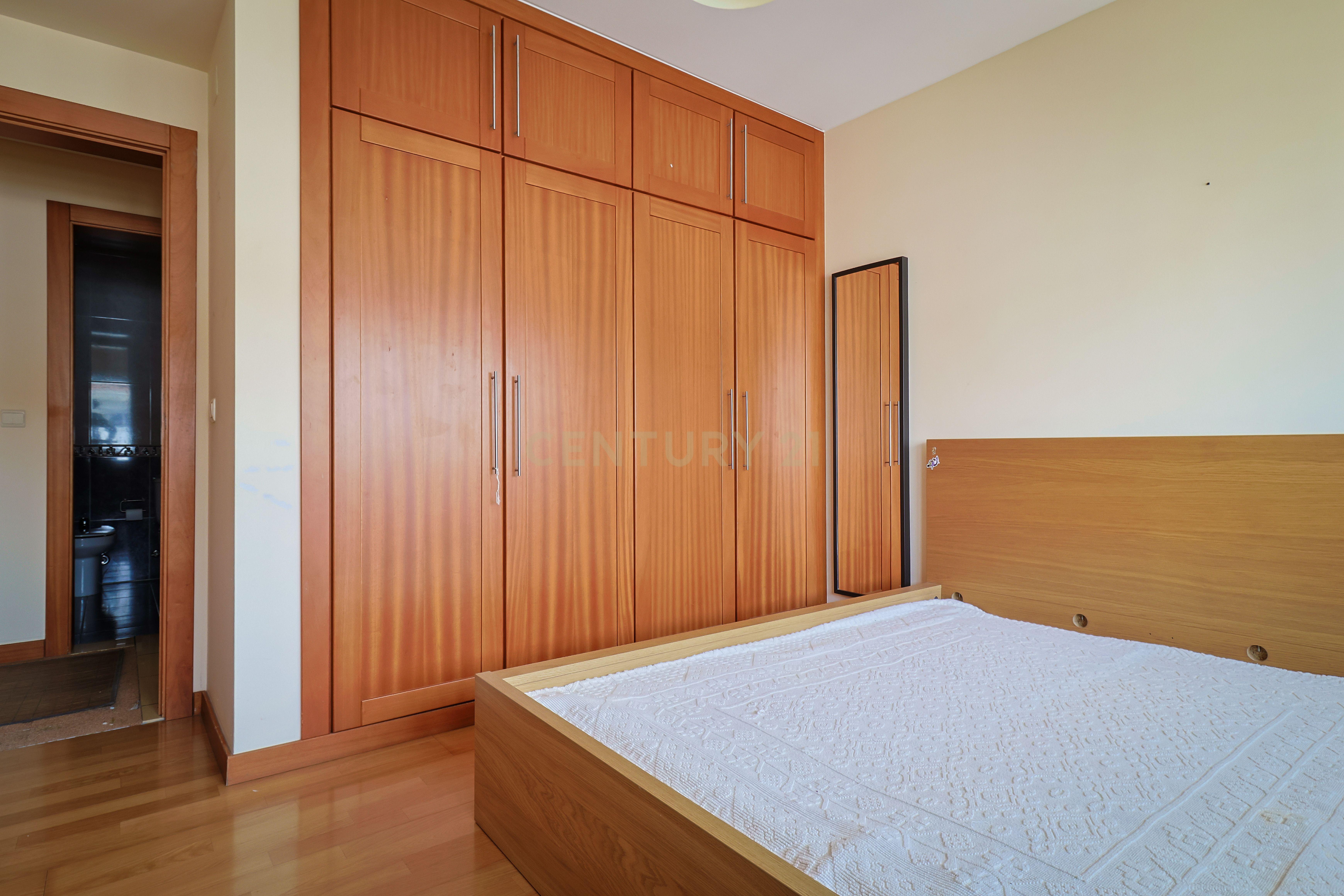 Apartamento T4 duplex, com garagem numa das Avenidas mais prestigiadas de Ponta Delgada, Açores - Image 21